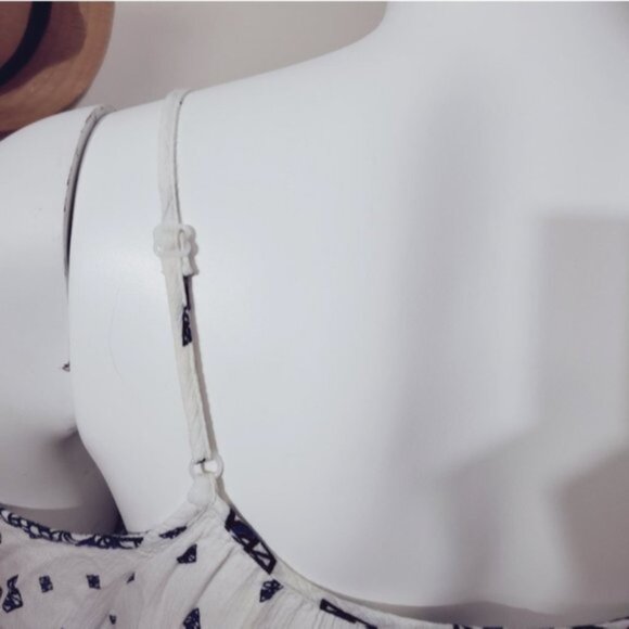 Boho H&M Divided Paisley Mozaic Cold Shoulder Top - Picture 12 of 15